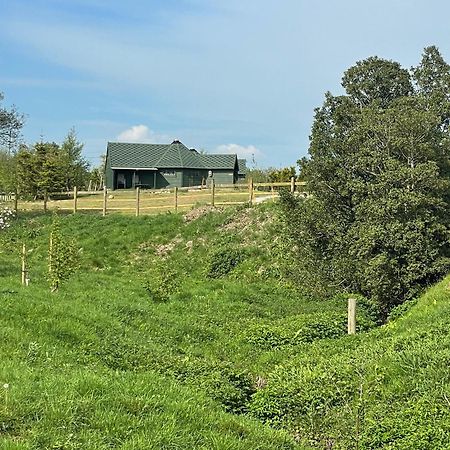 Holly Tree Glamping Cabins ويغيلز وُرث المظهر الخارجي الصورة