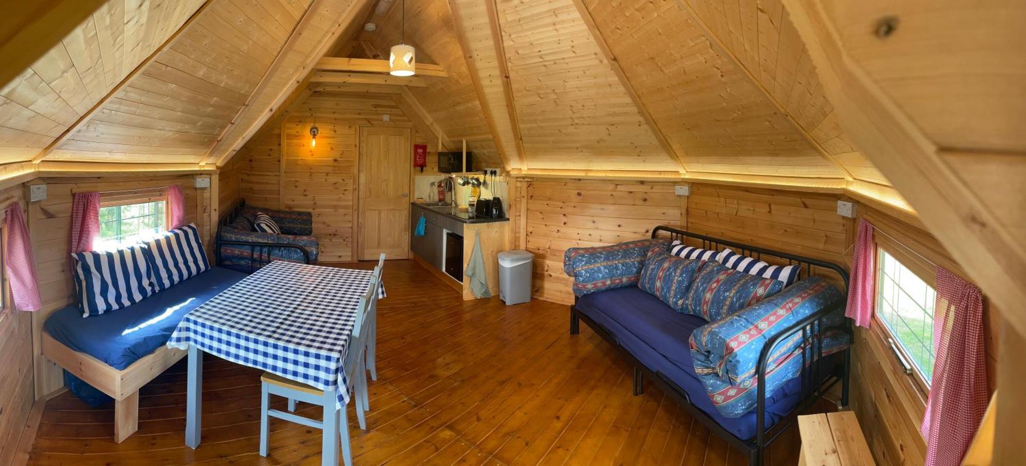Holly Tree Glamping Cabins ويغيلز وُرث المظهر الخارجي الصورة